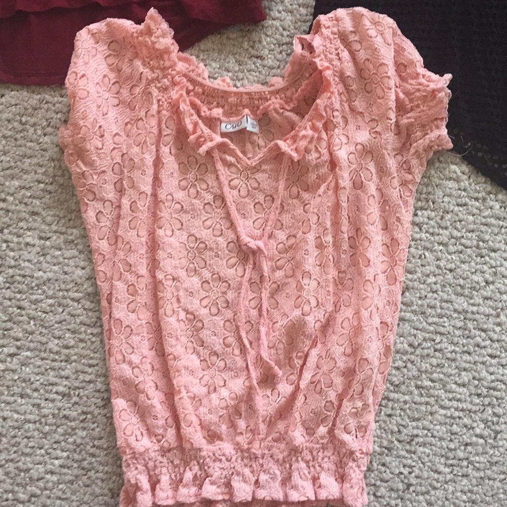 Tops/ Blouses - Picture 2 of 5